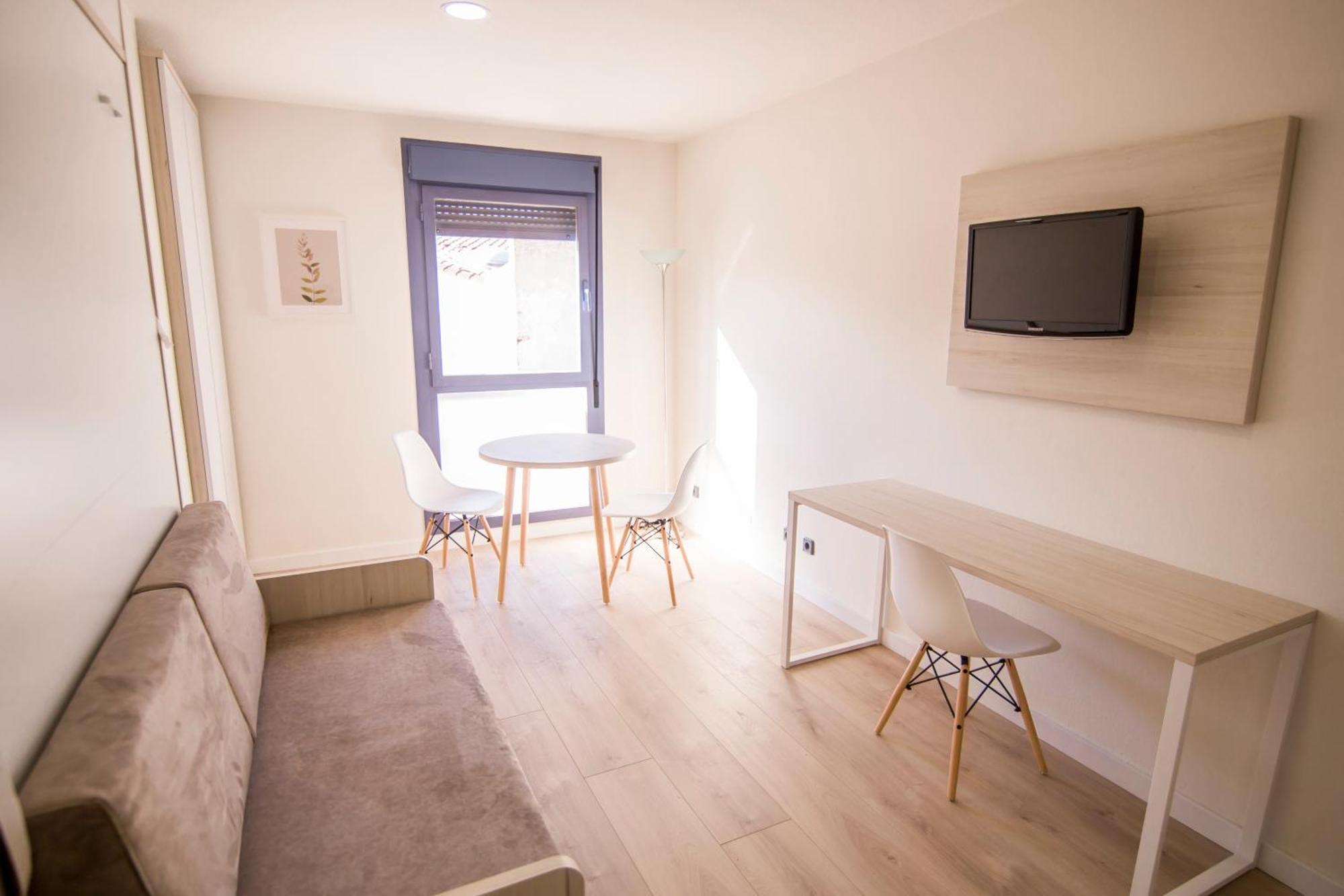 Apartamentos Plaza De Santiago - Estudios Turisticos - 1 Llave Pinto Kültér fotó