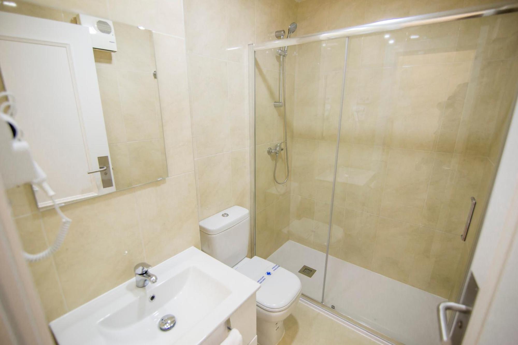 Apartamentos Plaza De Santiago - Estudios Turisticos - 1 Llave Pinto Kültér fotó