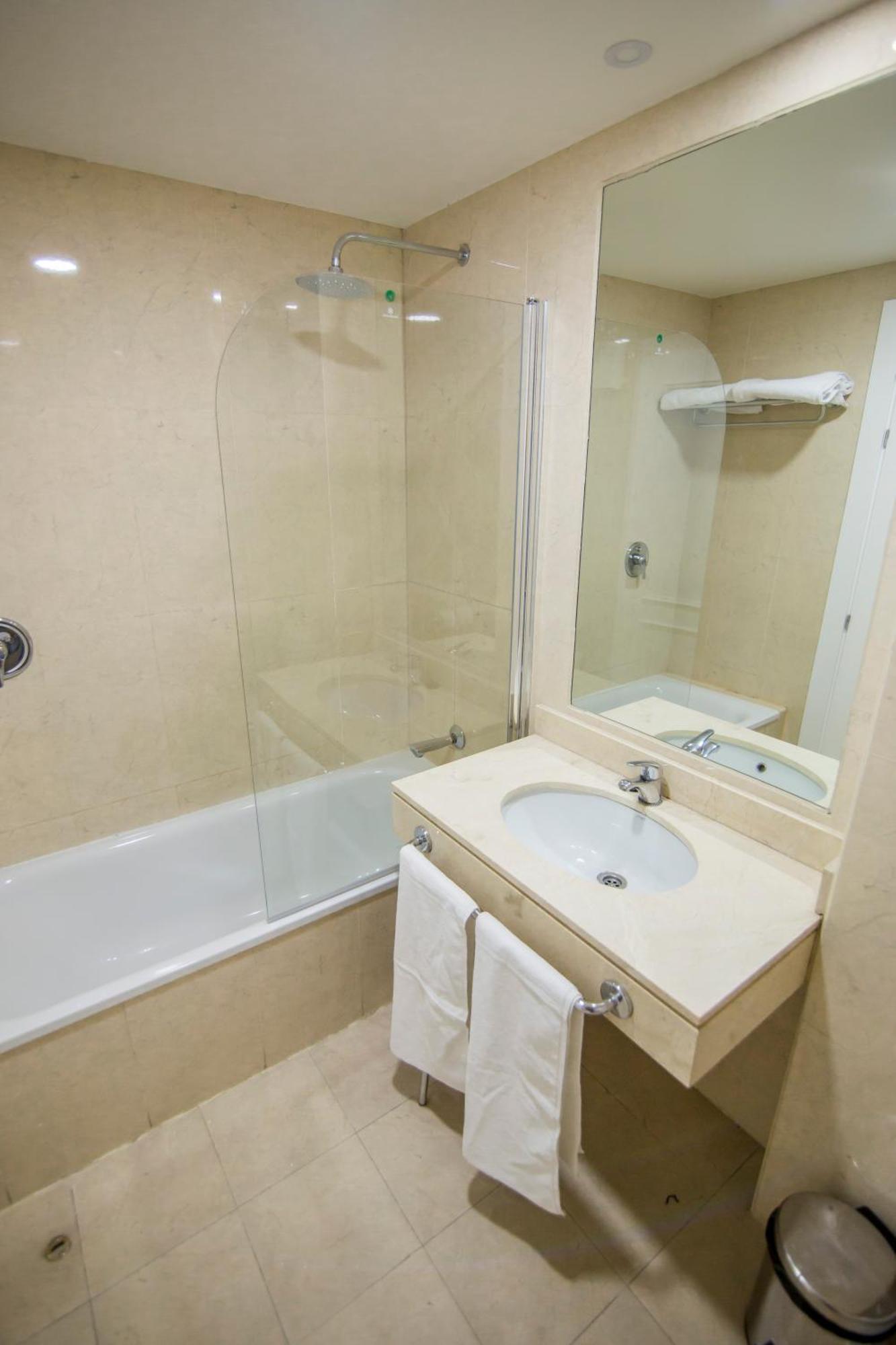 Apartamentos Plaza De Santiago - Estudios Turisticos - 1 Llave Pinto Kültér fotó