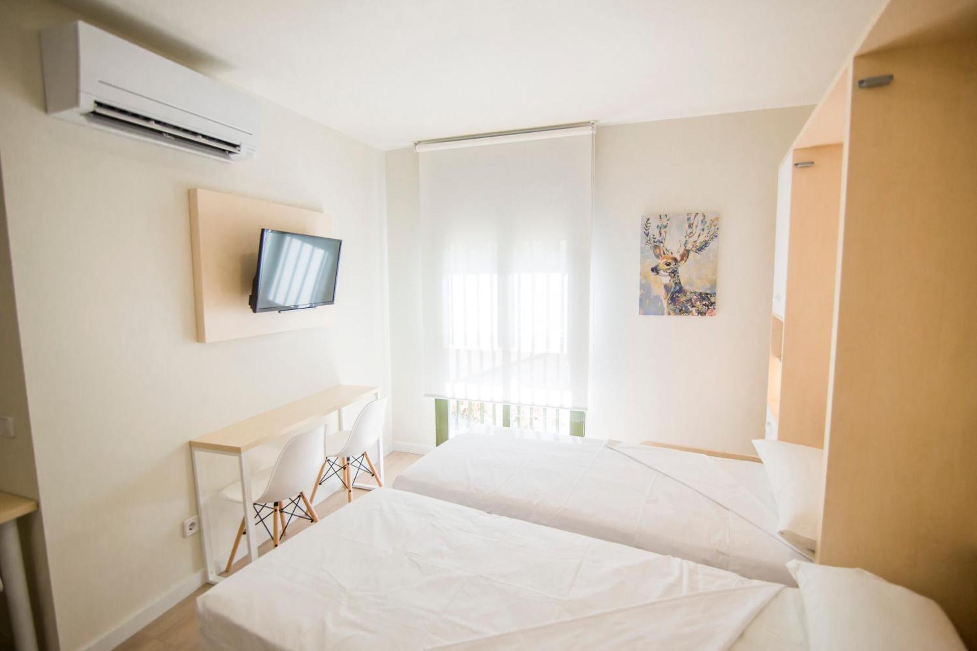 Apartamentos Plaza De Santiago - Estudios Turisticos - 1 Llave Pinto Kültér fotó